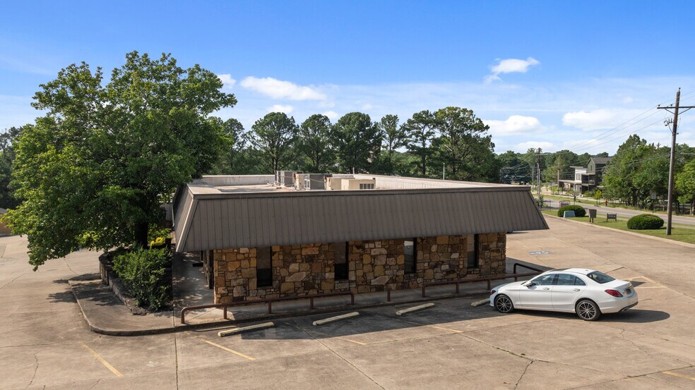 More Photos Of 2863 Old Missouri Rd, Fayetteville Office For Lease