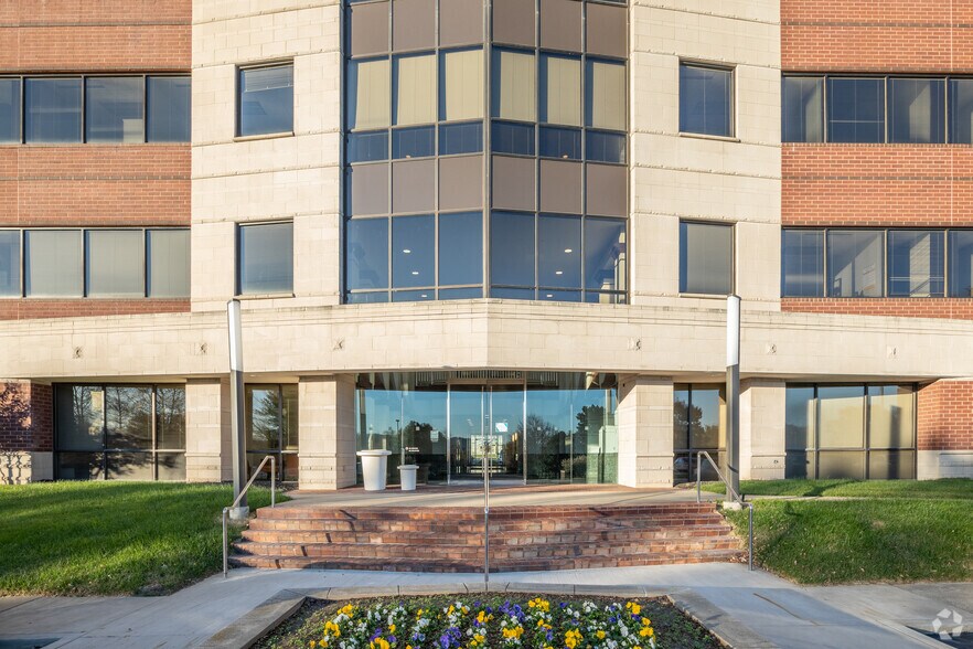 More Photos Of 103 Powell Ct, Brentwood Office For Lease