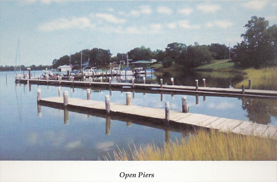 More Photos Of 277 Harbor View Cir, Colonial Beach Marina For Sale