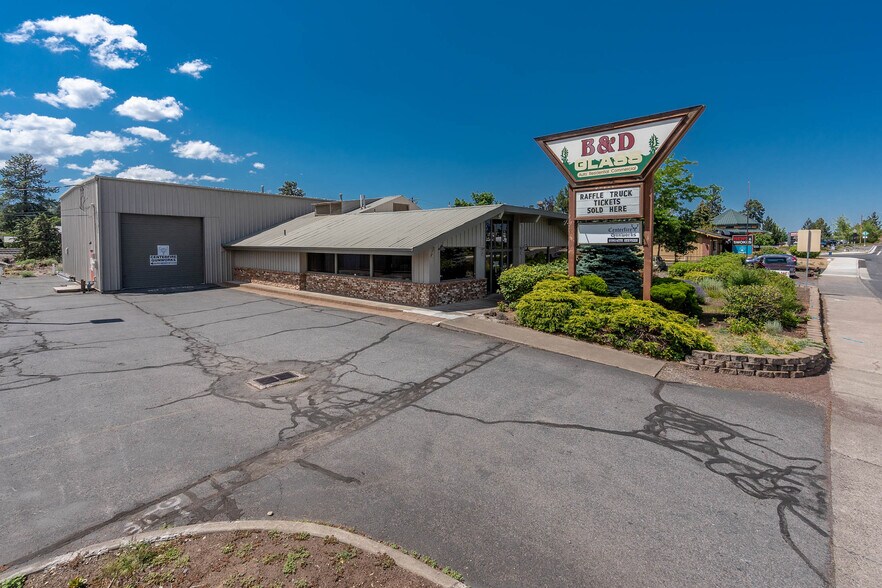 More Photos Of 2115 NE 3rd St, Bend Auto Repair For Sale