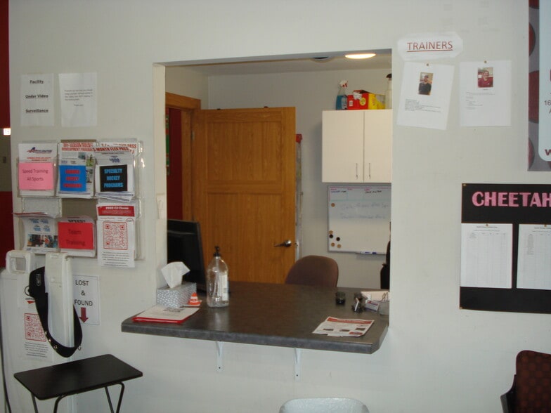 More Photos Of 1830 Webster St, Hudson Freestanding For Lease