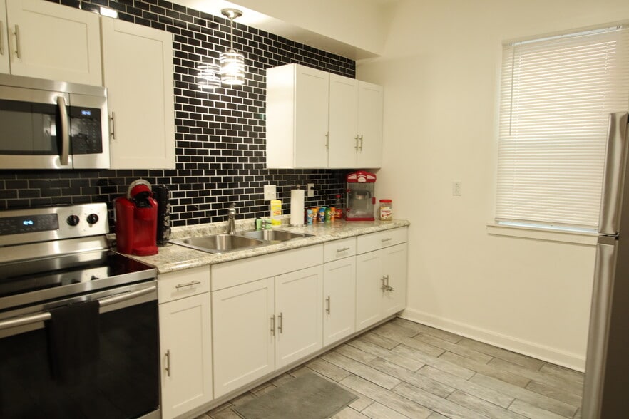 More Photos Of 238-240 South Ave, Rochester Storefront For Sale