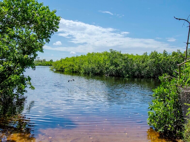 More Photos Of 1761 Beckett Way & US Highway 19, Tarpon Springs Bar For Sale