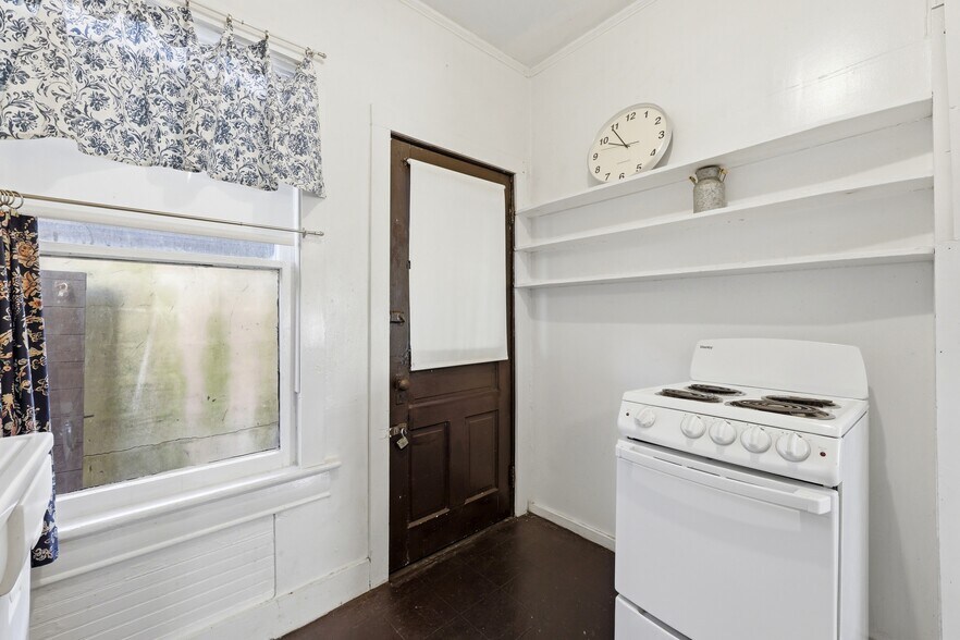 More Photos Of 50 Charlotte St, Saint Augustine Storefront Retail Office For Sale