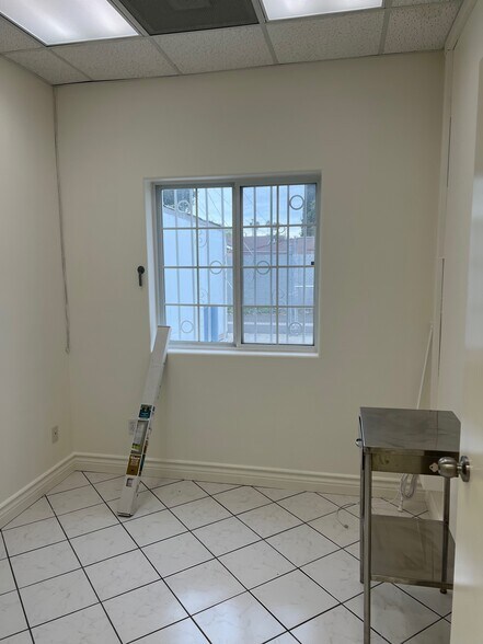 More Photos Of 22119 Sherman Way, Canoga Park Office For Lease