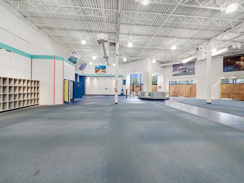 More Photos Of 4074 Northlake Blvd, Palm Beach Gardens Freestanding For Lease