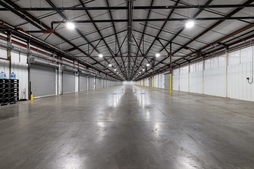 More Photos Of 1100 Newark Tpke, Kearny Truck Terminal For Lease