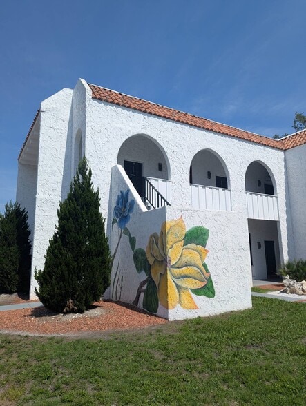 More Photos Of 6710 Embassy Blvd, Port Richey Medical For Lease