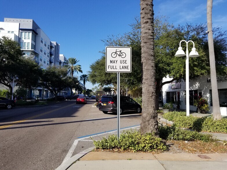 More Photos Of 905-909 Central Ave, Saint Petersburg Storefront For Lease