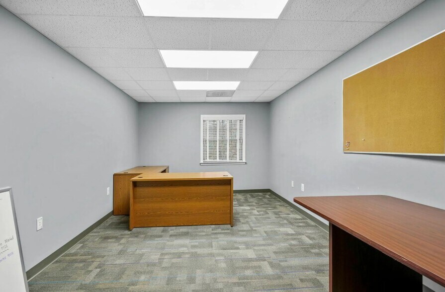 More Photos Of 47332 Thomas Rowe Ln, Lexington Park Office For Lease