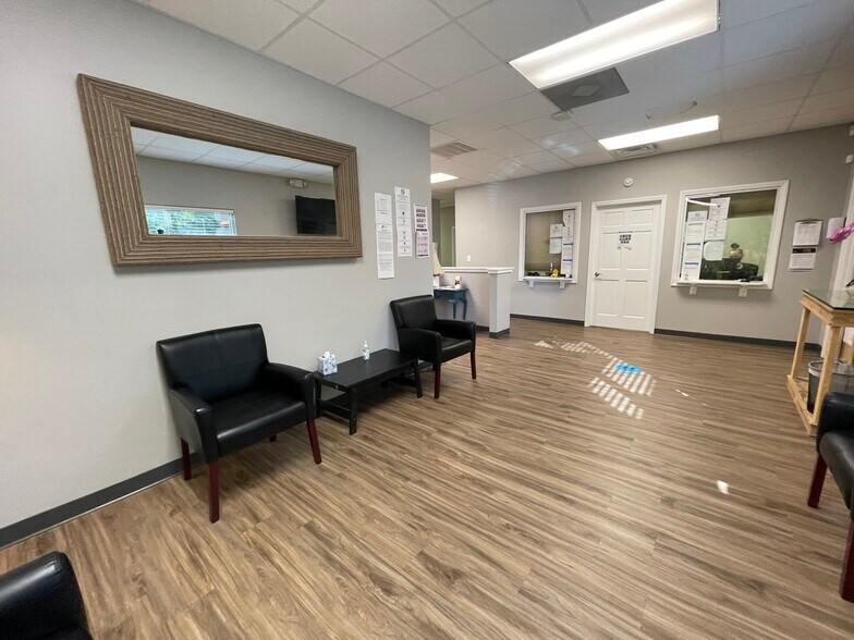 More Photos Of 10420 Park Rd, Charlotte Medical For Lease