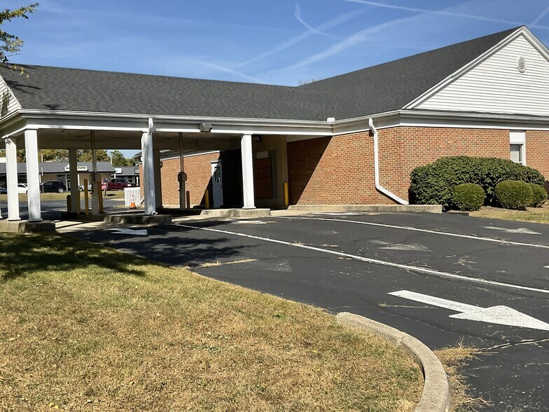 More Photos Of 20 W Whipp Rd, Dayton Bank For Lease