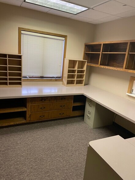 More Photos Of 1105 E Algonquin Rd, Arlington Heights Office For Lease