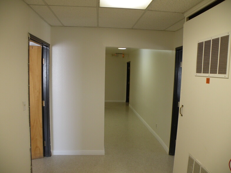 More Photos Of 3121 E Avenue I, Lancaster Freestanding For Sale