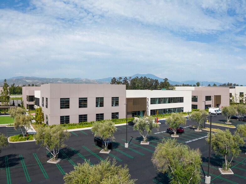 More Photos Of 100 Progress, Irvine Unknown For Lease