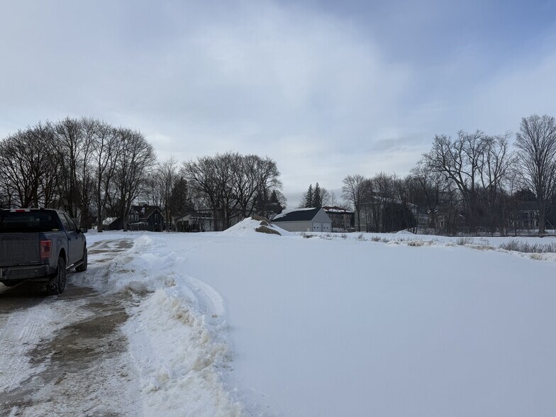 More Photos Of 77 New Salem St, Laconia Land For Sale