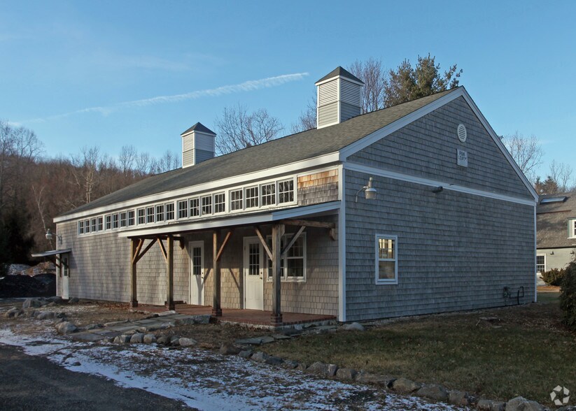 More Photos Of 819 Straits Tpke, Middlebury Office For Lease