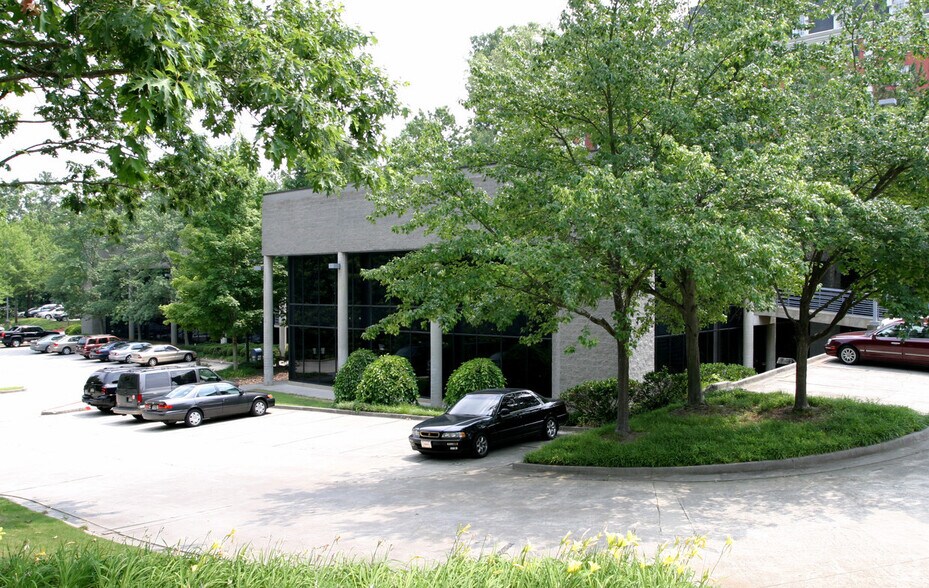 More Photos Of 2550 Heritage Ct, Atlanta Office For Lease