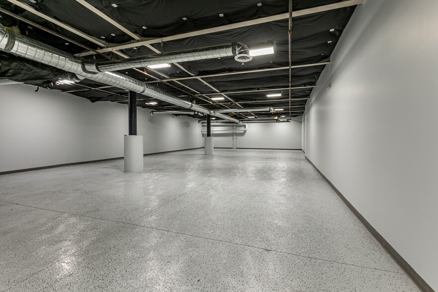 More Photos Of 2700 W Rasmussen Rd, Park City General Retail For Lease