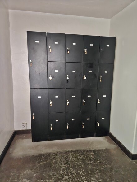 More Photos Of 3127 Santa Monica Blvd, Santa Monica Freestanding For Lease