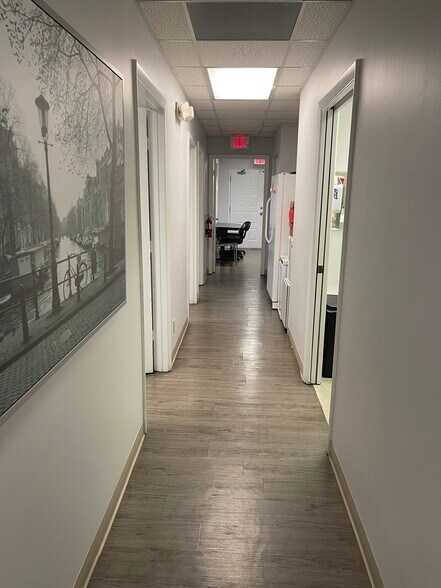 More Photos Of 1040 Weston Rd, Weston Loft Creative Space For Lease