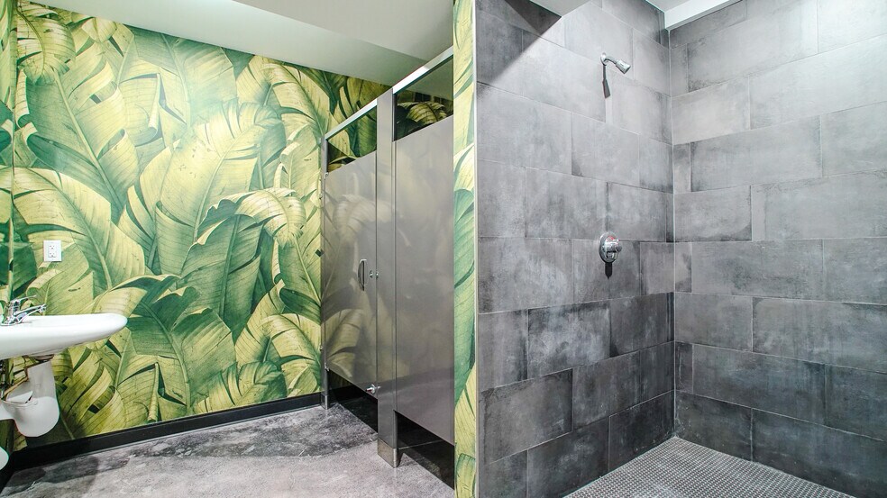 More Photos Of 530 NW 54th St, Miami Office For Sale
