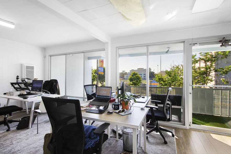 More Photos Of 424 Pico Blvd, Santa Monica Loft Creative Space For Lease