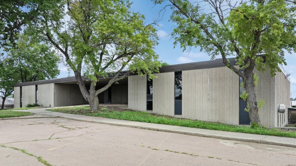 Primary Photo Of 1600 E Benson Rd, Sioux Falls Office For Sale