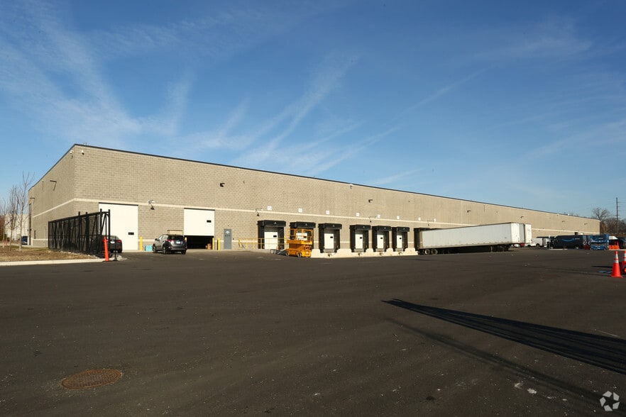 More Photos Of 11457 Hannan Rd, Romulus Warehouse For Lease