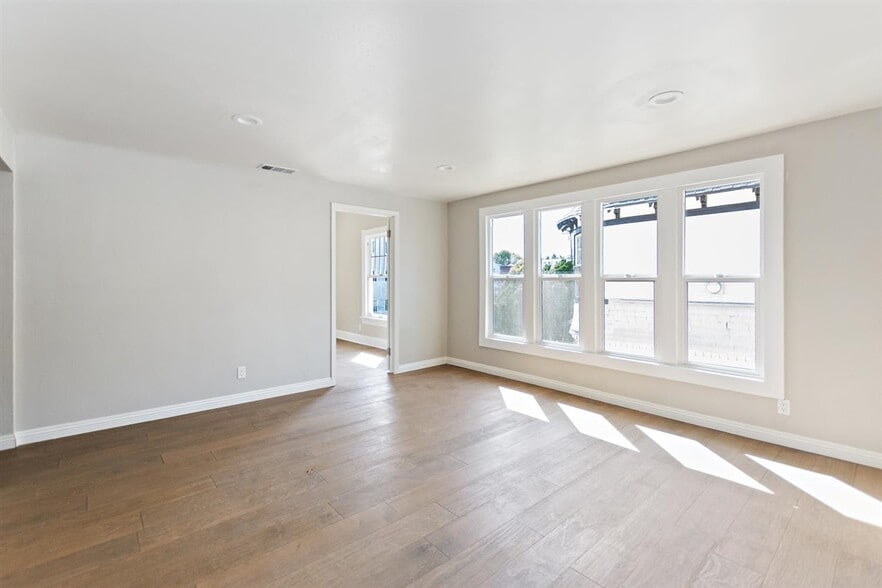 More Photos Of 1703 S Burlington Ave, Los Angeles Apartments For Sale