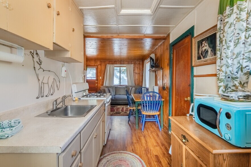 More Photos Of 416 Grand Ave, Grand Lake Hotel For Sale