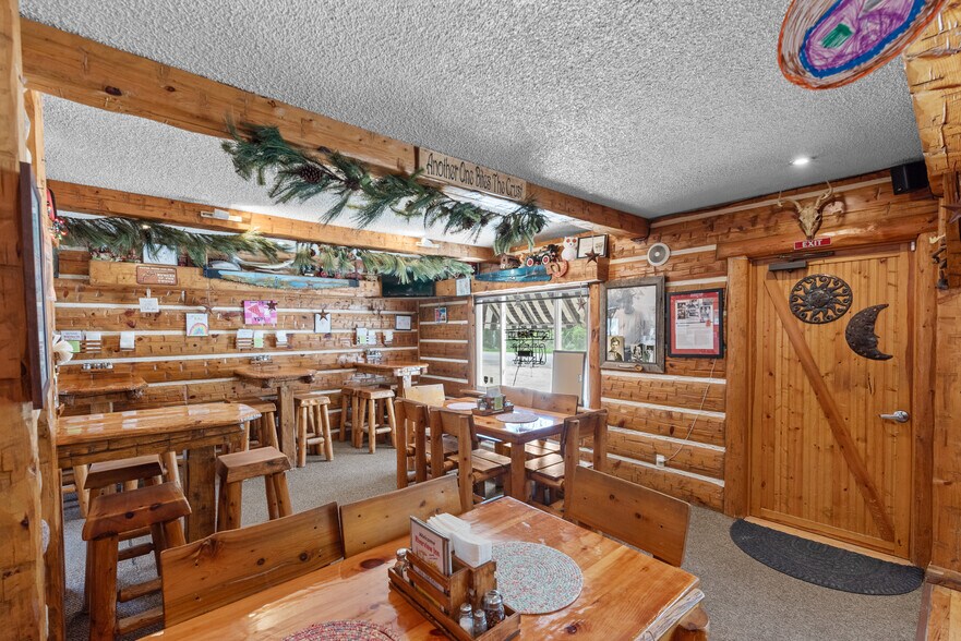 More Photos Of 3172 N Riverside Dr, Saukville General Retail For Sale