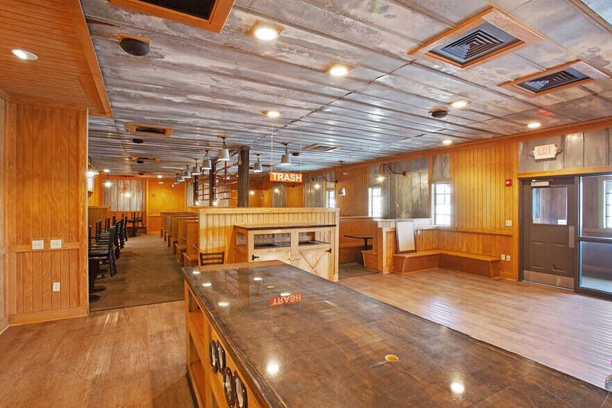 More Photos Of 762 Veterans Pky, Hinesville Restaurant For Sale