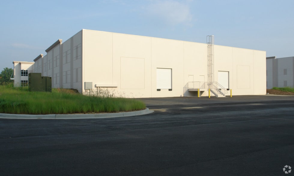 More Photos Of 3042 SouthCross Blvd, Rock Hill Light Distribution For Lease