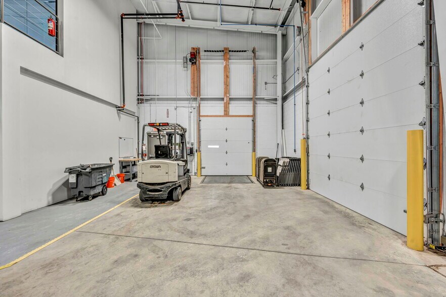 More Photos Of 310 Park Dr, Chardon Warehouse For Sale