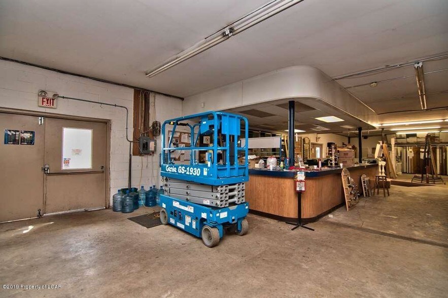 More Photos Of 541 State Route 93, Sugarloaf Light Distribution For Lease