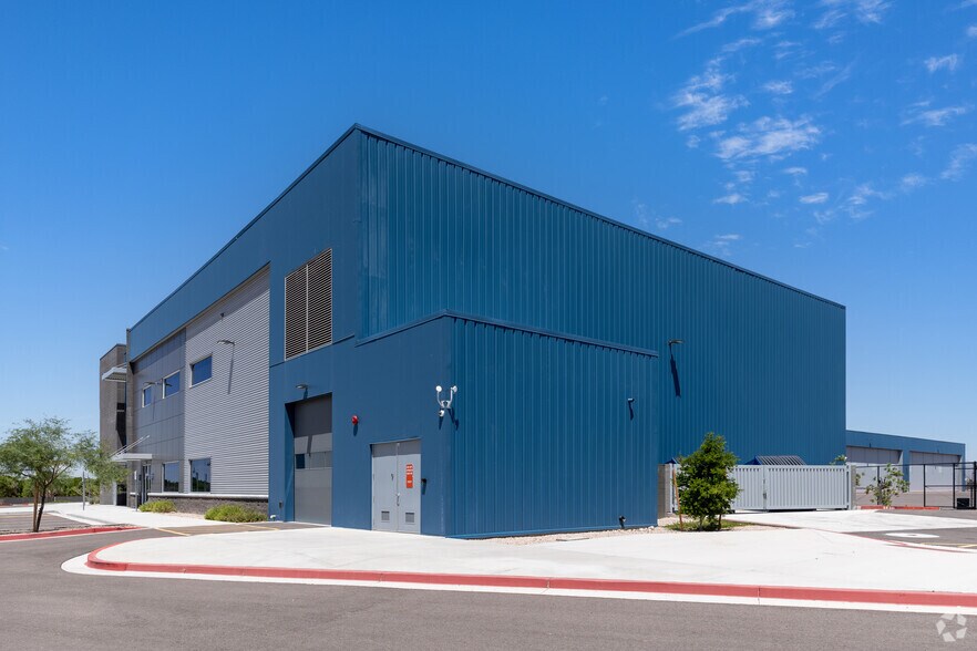 More Photos Of 2559 N Greenfield Rd, Mesa Airplane Hangar For Lease