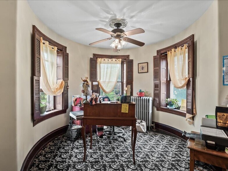 More Photos Of 1919 W Point Pike, Lansdale Freestanding For Sale