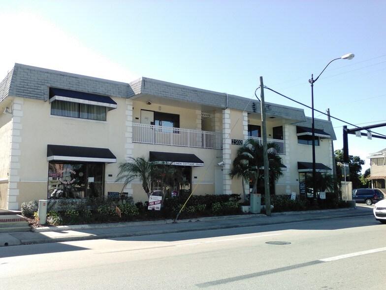 More Photos Of 2502 2nd St, Fort Myers Unknown For Lease