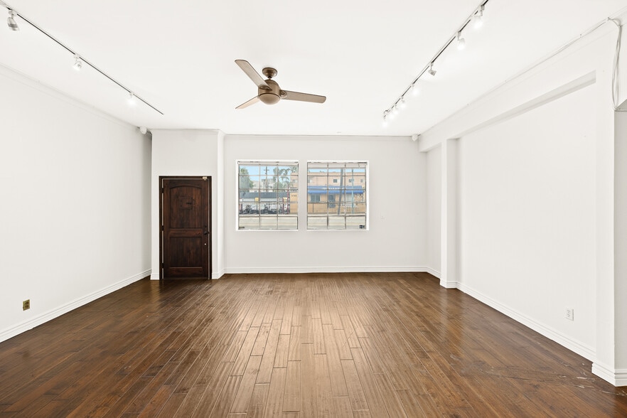 More Photos Of 5712-5714 Lankershim Blvd, North Hollywood Storefront Retail Office For Lease