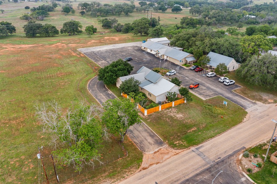 Primary Photo Of 648 Post Oak Rd, Fredericksburg Office Residential For Sale