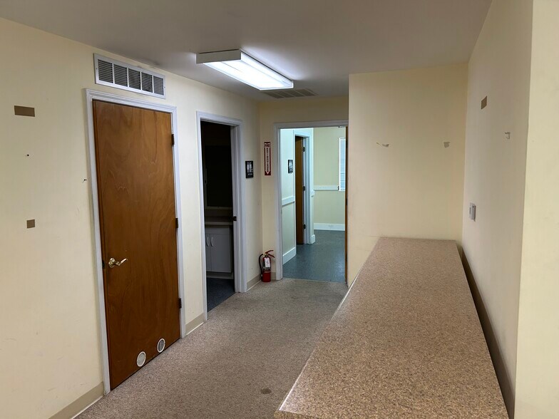 More Photos Of 877 Whitney Dr, Lapeer Warehouse For Lease