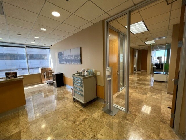 More Photos Of 600 N Brand Blvd, Glendale Medical For Lease