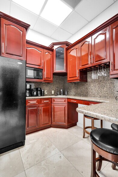 More Photos Of 2020 Ponce De Leon Blvd, Coral Gables Office For Sale