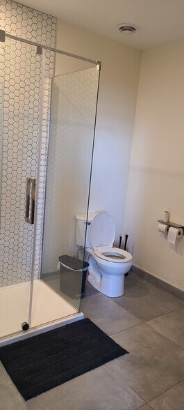 More Photos Of 45 Ch Bates, Outremont Office For Lease