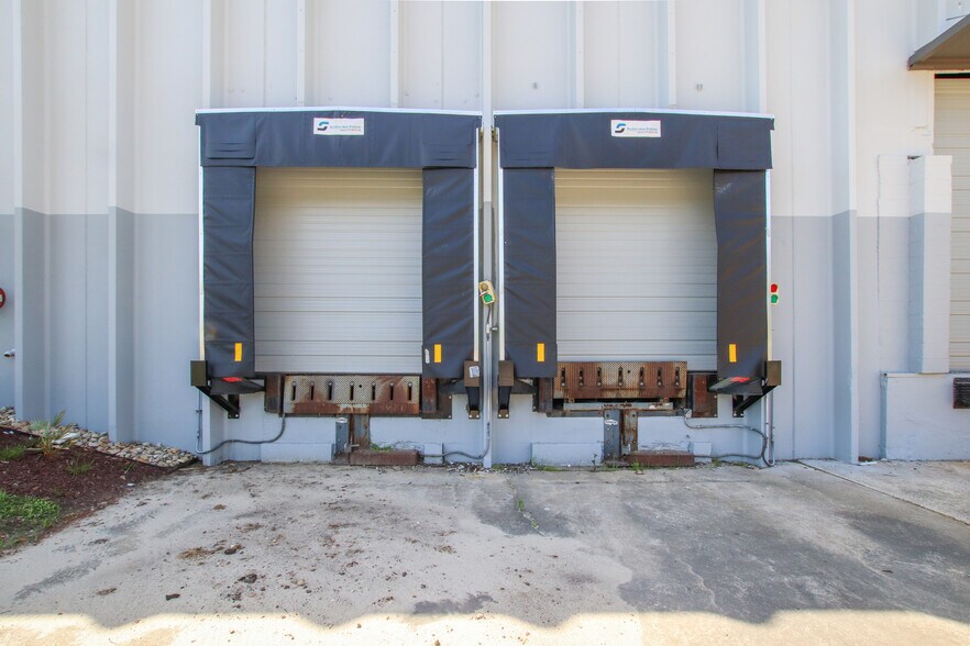 More Photos Of 7391 Pepperdam Ave, North Charleston Warehouse For Lease