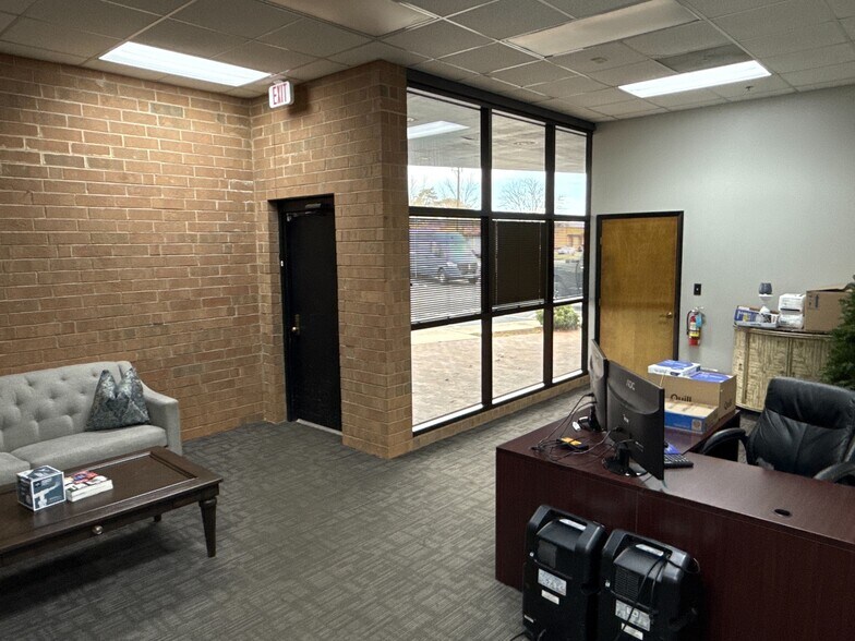 More Photos Of 822-826 22nd Street Pl SE, Hickory Warehouse For Lease