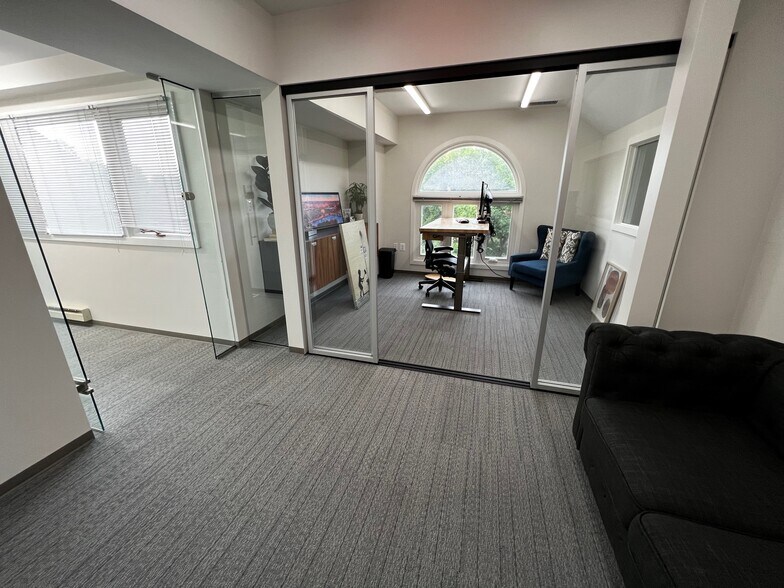 More Photos Of 403 N Henry St, Alexandria Office For Sale