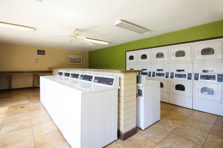 More Photos Of 5659 Del Prado Dr, Tampa Apartments For Sale