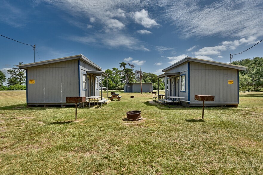 More Photos Of 505 Marina, Brenham Specialty For Sale